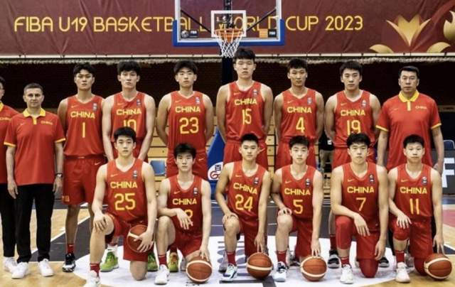 卧槽!詹姆斯跟湖人的矛盾,2021年就发生了...