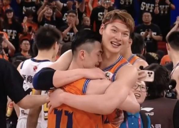 尼克斯成NBA首支赛季双冠王