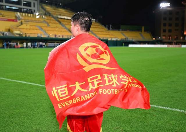 媒体人:中国男篮长期集训不但没有效果,还让所有人身心俱疲